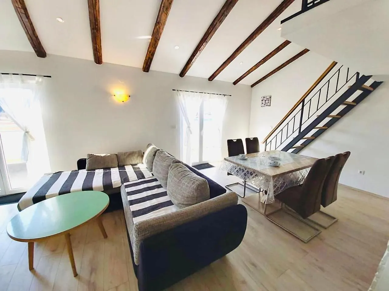 Apartment Karlo Auf Zwei Wohnebenen, Mit Meerblick Supetarska Draga